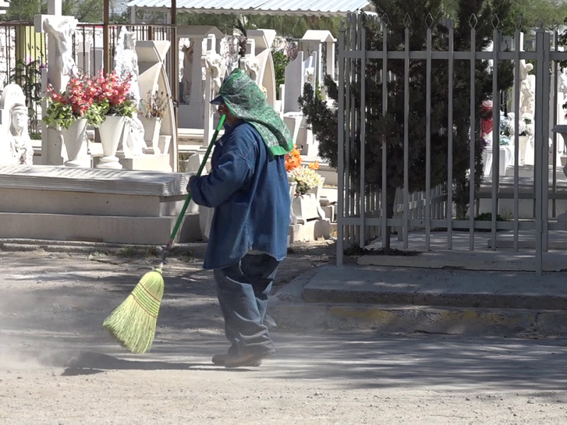 Camposantos de Gómez Palacio listos para el Día de Muertos