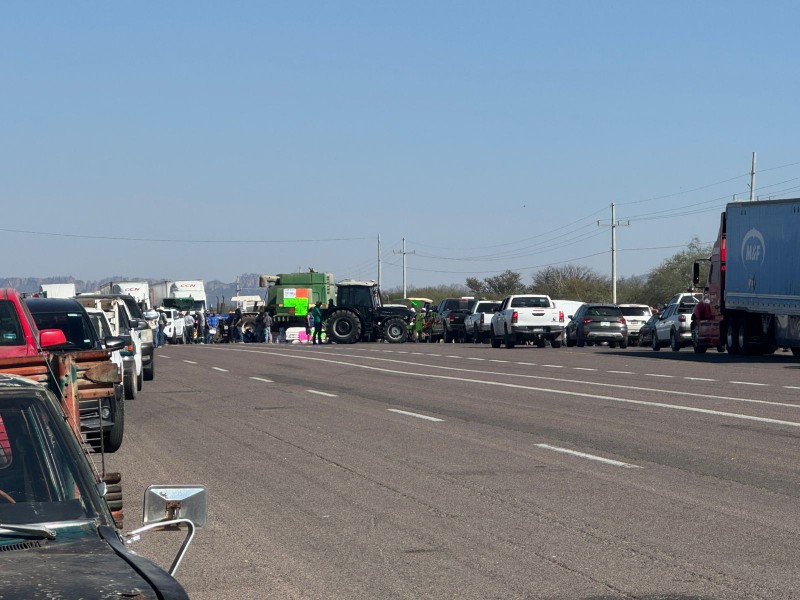 Canaco reporta afectaciones menores por bloqueos carreteros