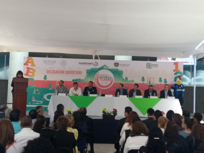 CANACO y PROFECO inauguran feria de útiles escolares