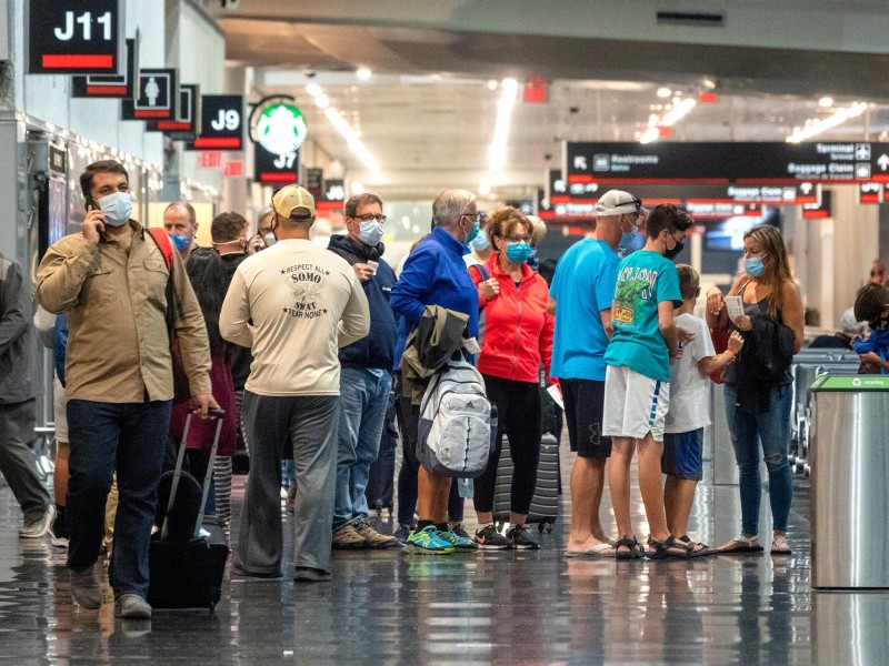 Canadá prohibirá entrada a viajeros que estuvieron en África