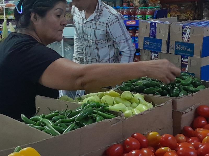 Canasta básica registra contrastes entre productos caros y económicos en octubre
