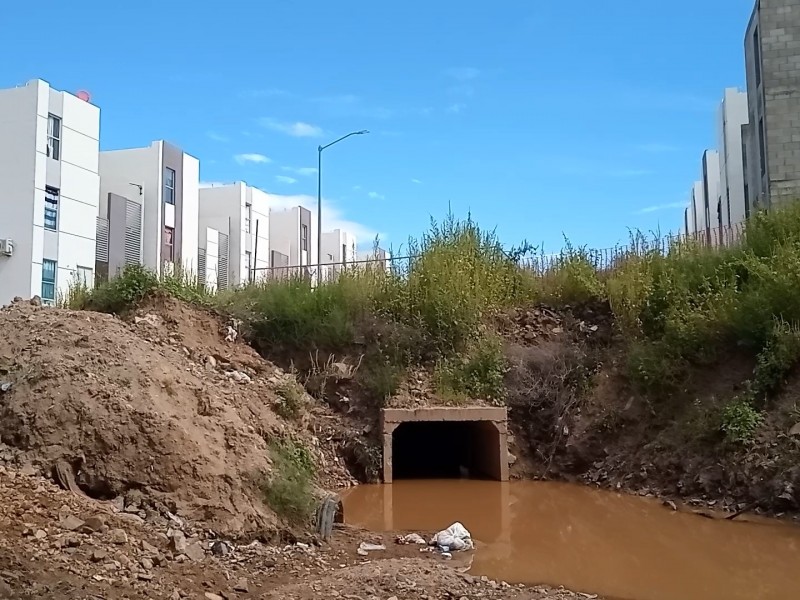 Cancelan permisos a empresa constructora por afectaciones en viviendas