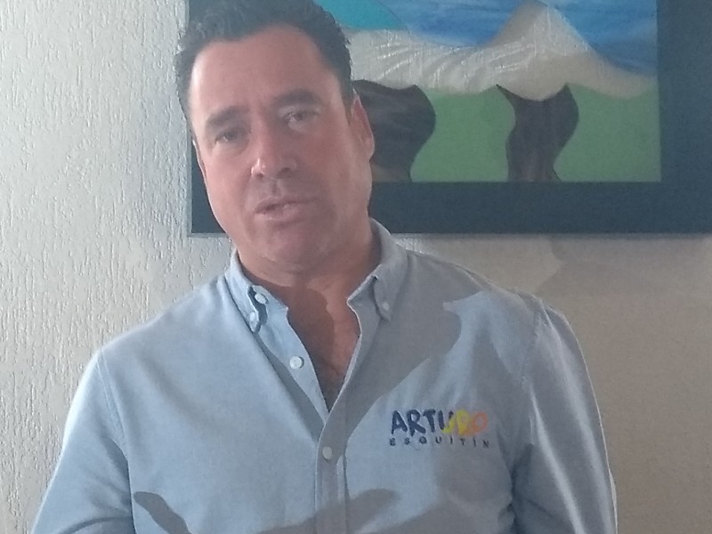 Candidata de Morena no es competencia; Arturo Esquitin