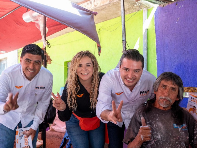 Candidato de MC por Tonalá Paco Arana visita tianguis tradicionales