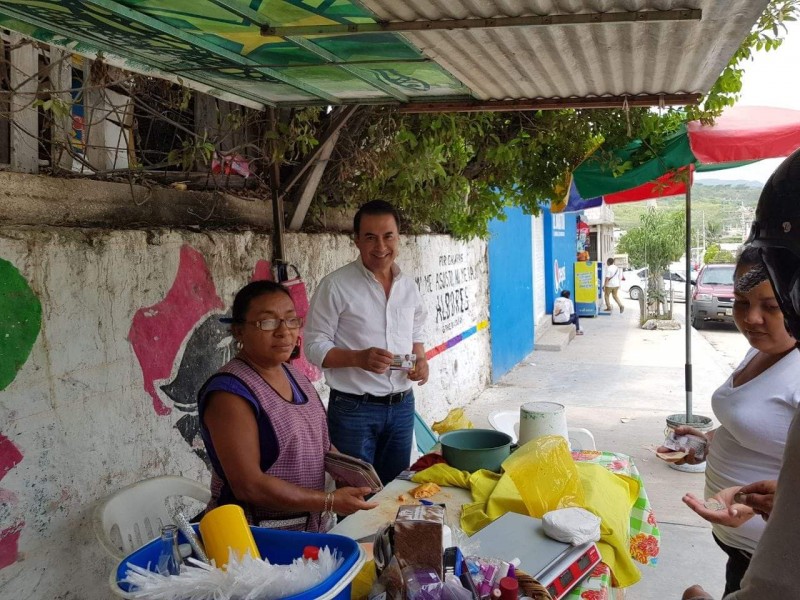 Candidato independiente realiza recorridos en Tuxtla