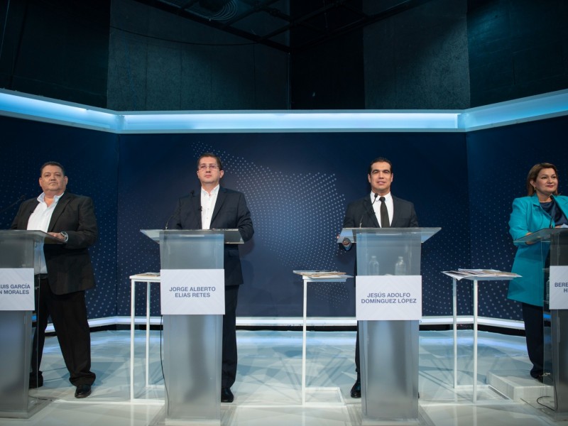 Candidatos de Navojoa protagonizan un debate de confrontaciones