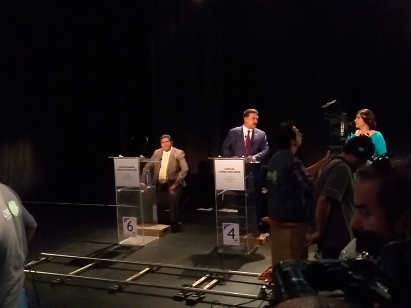 Candidatos debaten propuestas similares