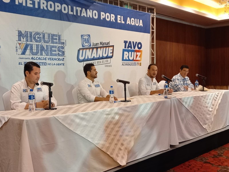 Candidatos del PAN firman acuerdo por el agua