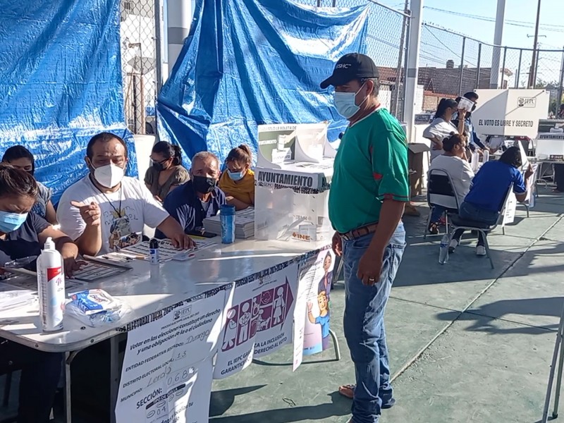 Candidatos en Lerdo guardan silencio al cierre de casillas