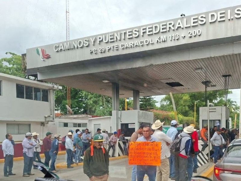 Cañeros toman casetas en Veracruz y Oaxaca tras decreto federal