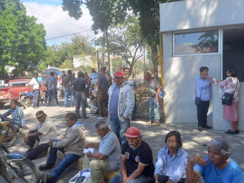 Cañeros toman el Ingenio de Calipan exigiendo el remanente