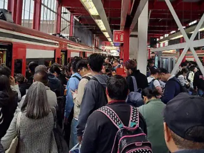 Caos en el Tren Suburbano, retrasos de hasta 3 horas