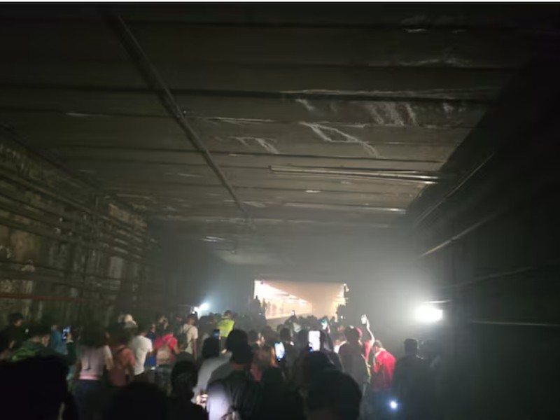 Caos en la Línea 2 del Metro-CDMX por corto circuito