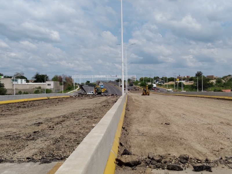 Caos por cierre de carriles en periférico Oriente