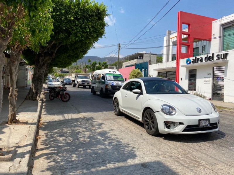 Caos vehicular por manifestaciones y obras en TGZ