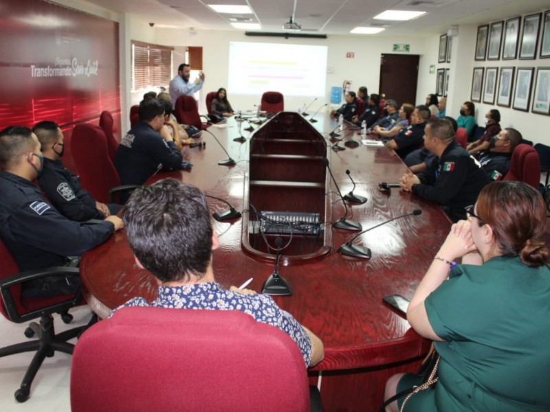 Capacita Ayuntamiento a policías, médicos y jueces calificadores