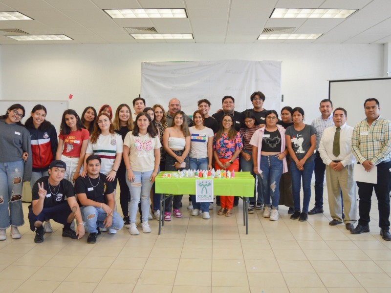Capacita UTGuaymas a universitarios en emprendimiento de negocios