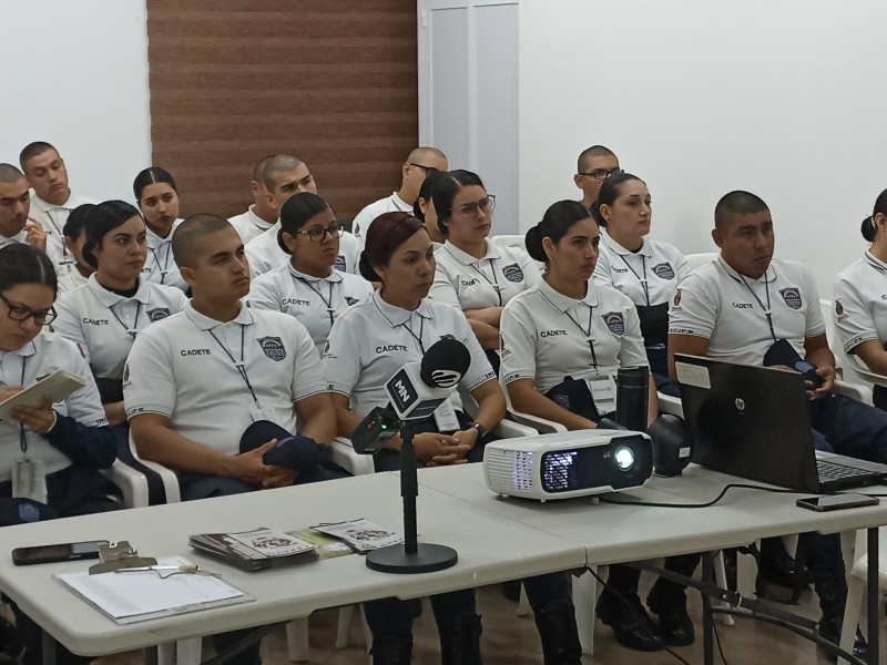 Capacitación de cadetes por parte de CEPAVIF