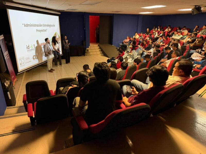 Capacitan a 516 universitarios y docentes en Administración Estratégica de Proyectos