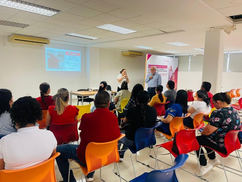 Capacitan a docentes de Ahome en inclusión y neurodiversidad escolar
