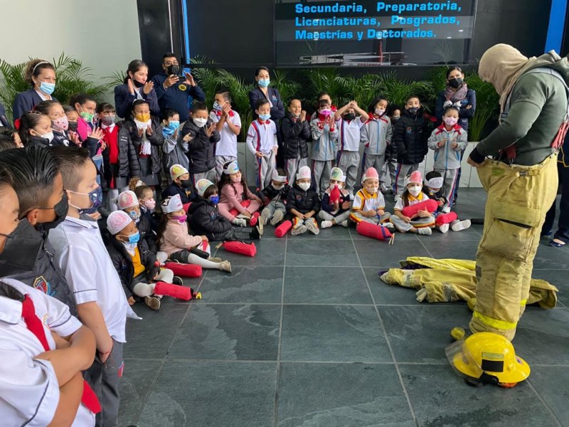 Capacitan a escuelas en materia de prevención de riesgos