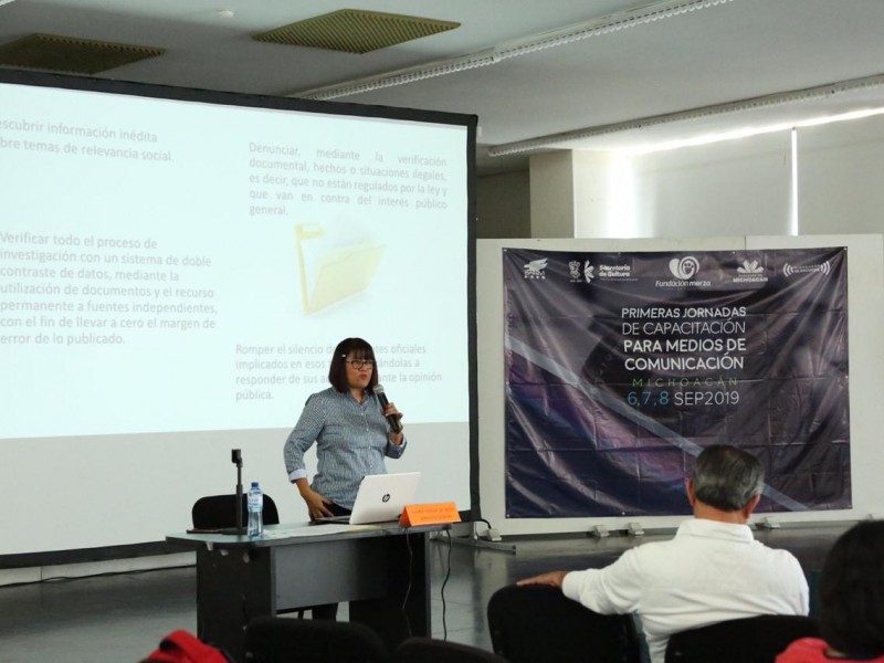 Capacitan a periodistas y comunicadores en Zamora