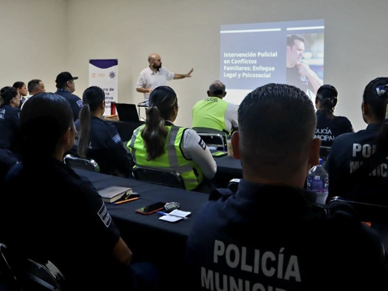 Capacitan a policías municipales de Hermosillo en diversos temas