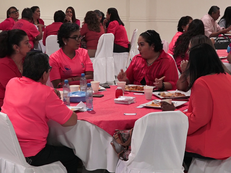 Capacitan a trabajadores de Torreón sobre cáncer de mama