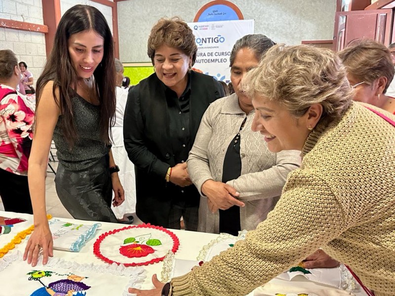 Capacitan para el autoempleo a mujeres de Pedro Escobedo