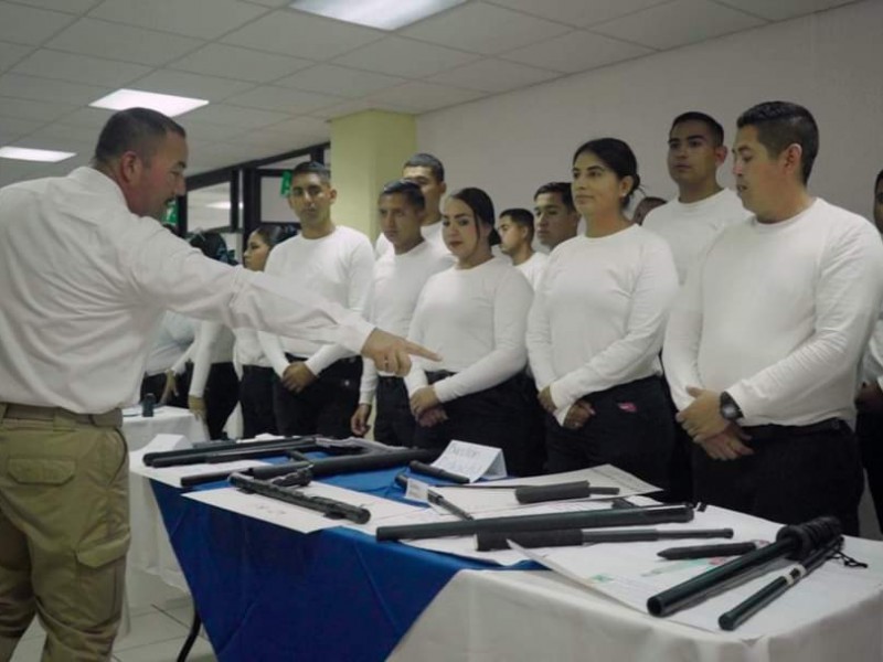 Capacitan policías estatales sobre manejo de armas en situaciones riesgosas