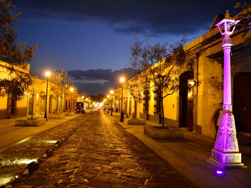 Capital oaxaqueña con nuevas luminarias por fiestas patrias