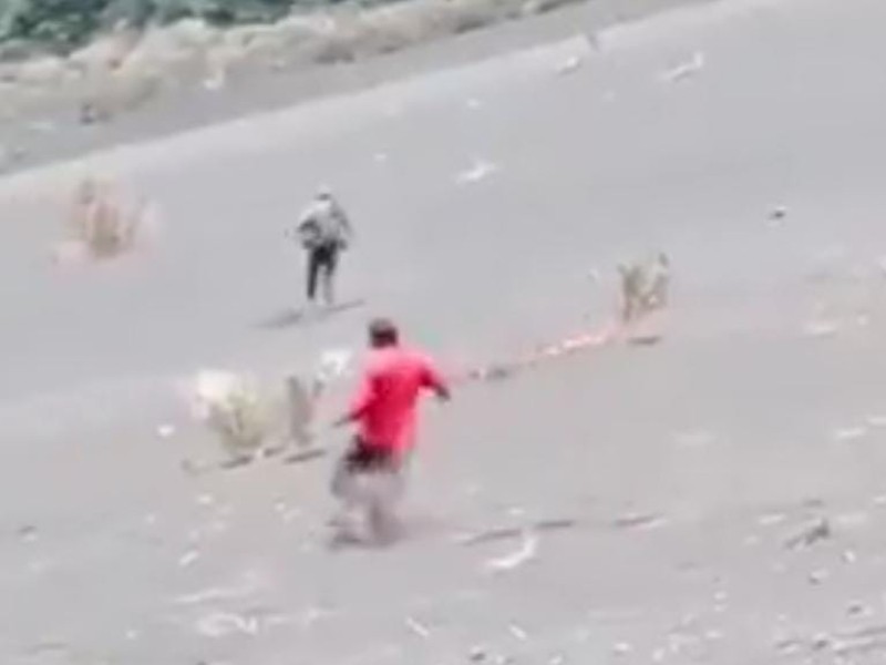 Captan a hombres cruzando cerco de seguridad del Popocatépetl