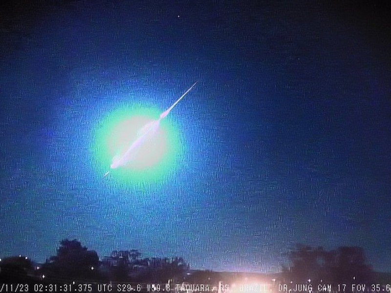 Captan explosión de un meteorito en el cielo de Brasil