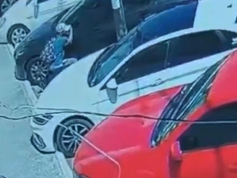 Captan robo de autopartes afuera de colegio en Cholula