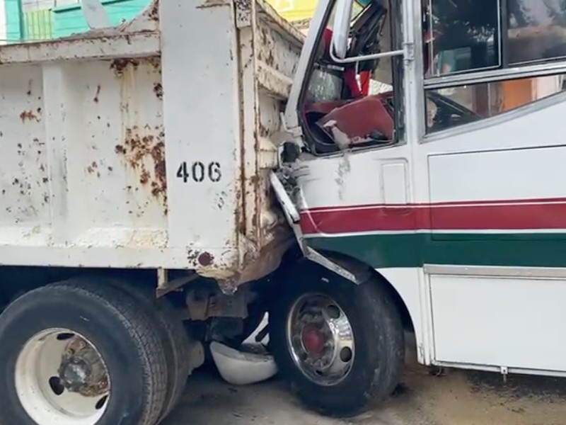 Carambola deja 14 lesionados en Ecatepec