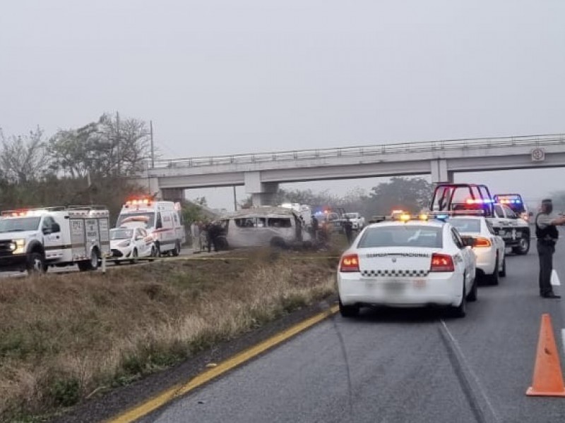 Carambola deja 3 muertos y varios heridos, en La Tinaja