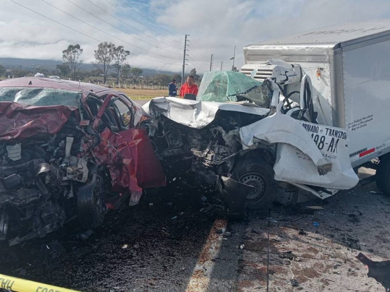 Carambola en la México-Tuxpan deja cinco muertos