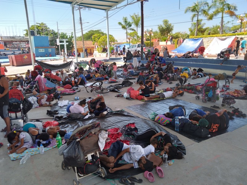 Caravana de migrantes llega a Tapanatepec, Oaxaca