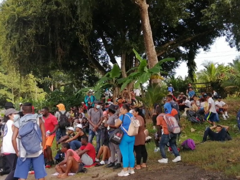 Caravana migrante con cientos de familias avanzan por Chiapas