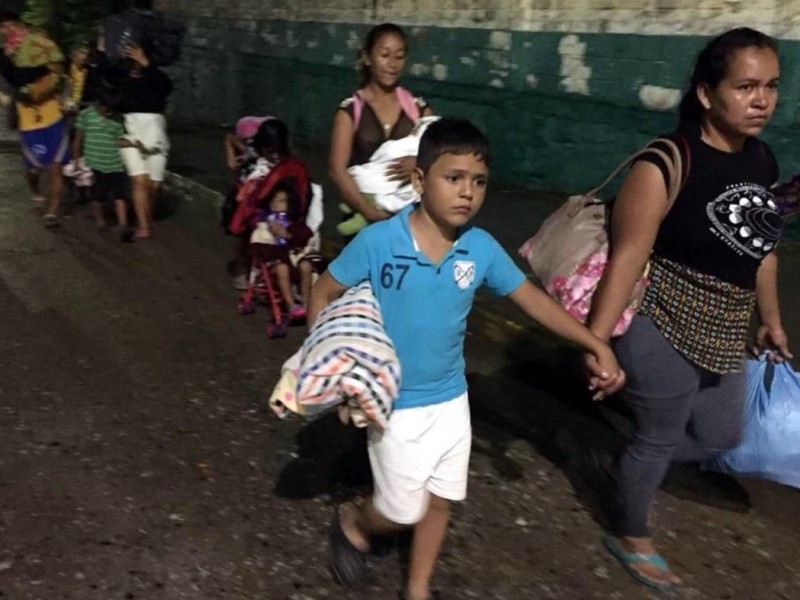 Caravana migrante en Oaxaca se queja de abandono