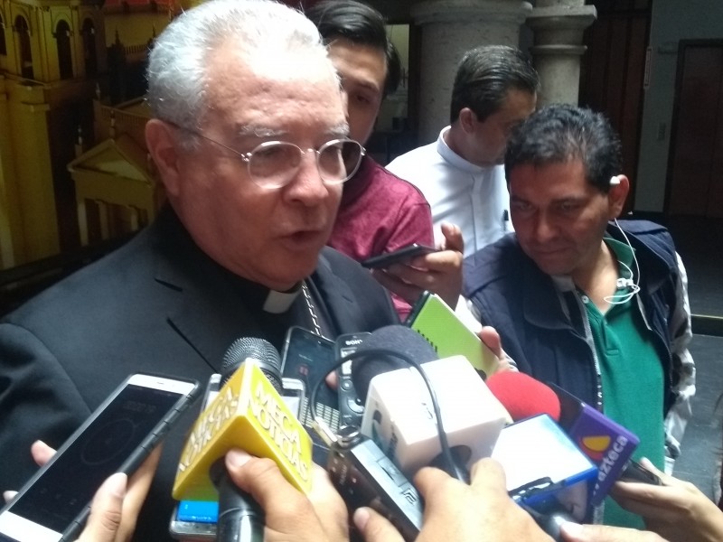 Cardenal pide agilizar entrega de cuerpos en IJCF