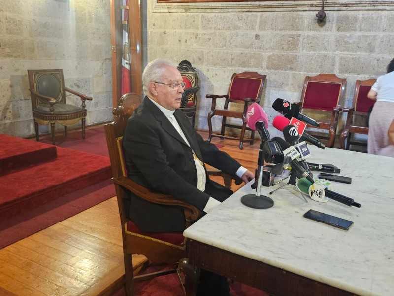 Cardenal tapatío llama a la paz ante escalada de tensiones en Irán