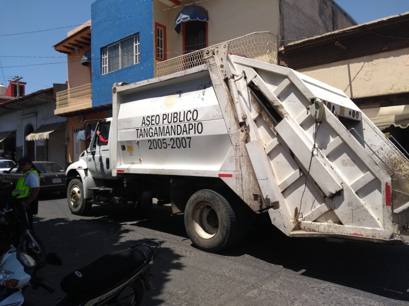 Carece Tangamandapio de relleno sanitario y camiones recolectores