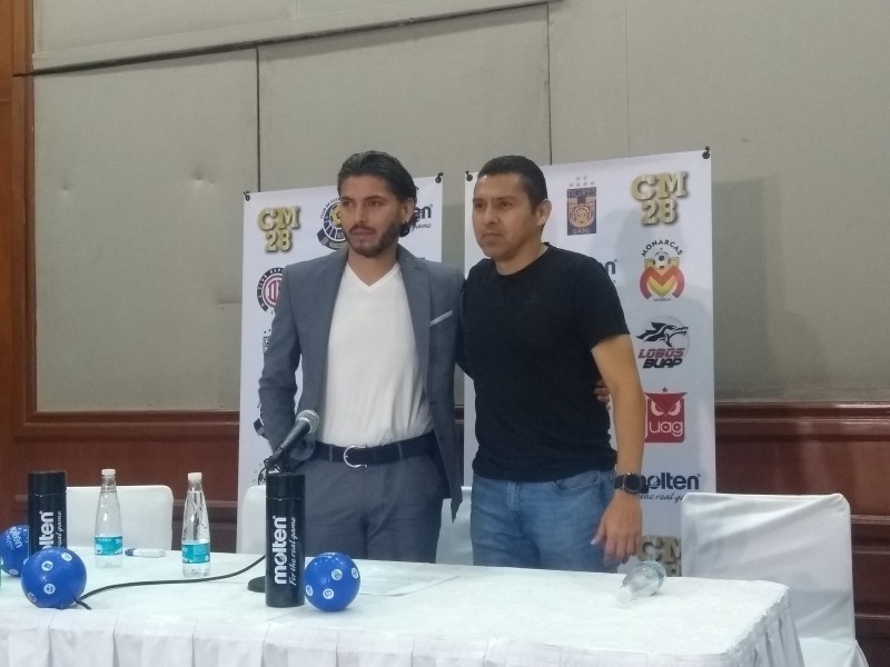 Carlos Adrián Morales dice adiós a las canchas