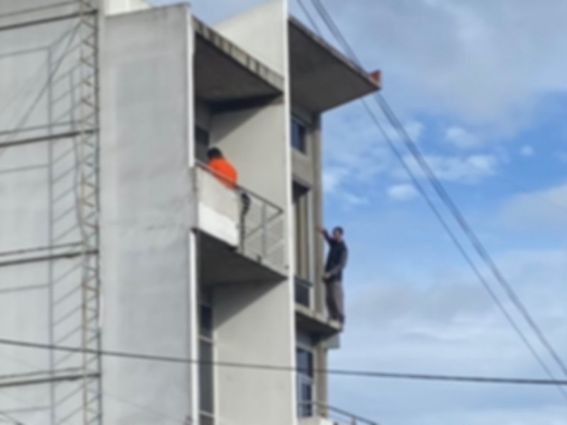 ¿Carlos sobrevivió tras arrojarse de edificio en Xalapa? Esto sabemos