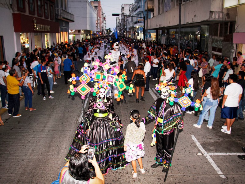 Carnaval de Catrinas en Veracruz busca romper récord de catrinas