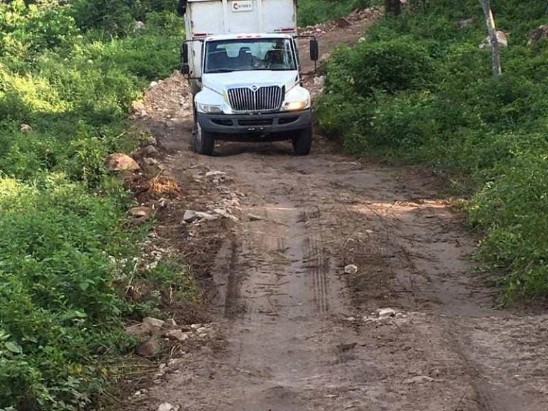 Carretera Minatitlán-Villa de Álvarez es transitable mientras no llueva