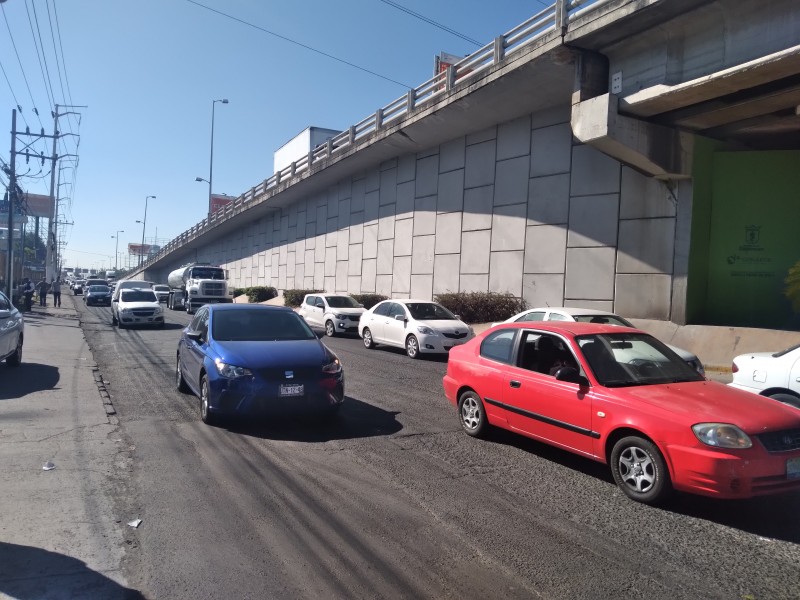 Carretera Nogales saturada por vacacionistas