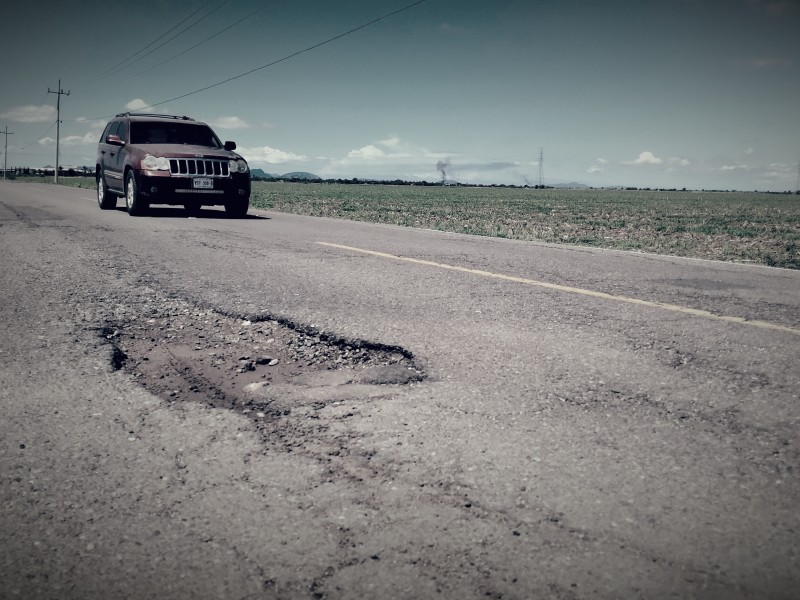 Carretera que conduce al Cerro Cabezón es un peligro