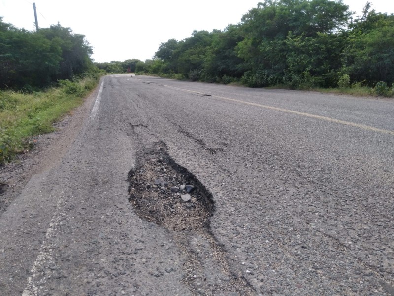 Carretera Unión Hidalgo-Juchitán presenta daños por lluvias